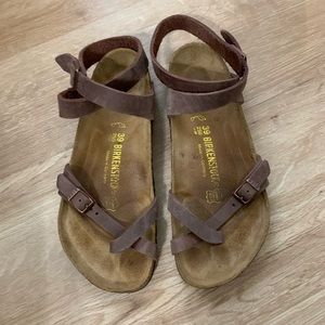 Birkenstock Yara Oiled Leather Sandal